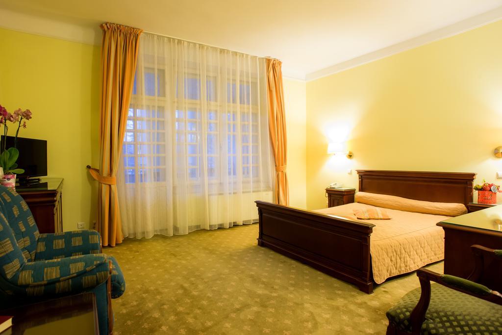Hotel Maria Botoşani Exterior foto